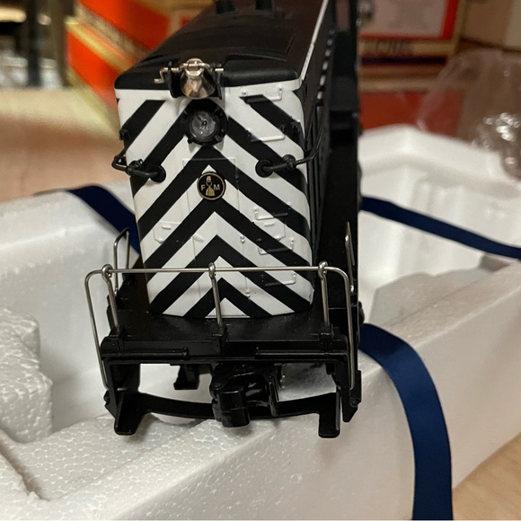 LIONEL 18847- SANTA FE H12-44 SWITCHER W/TMCC & RAILSOUNDS -BOXED- B7 - Picture 5 of 7